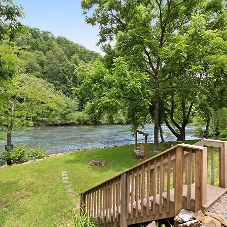 Tuckaway Retreat Villa